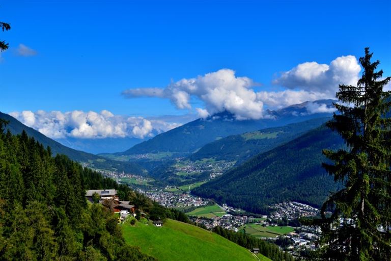Garmisch – Meran: Auf ruhigen Pfaden ©slobo dan /adobestock